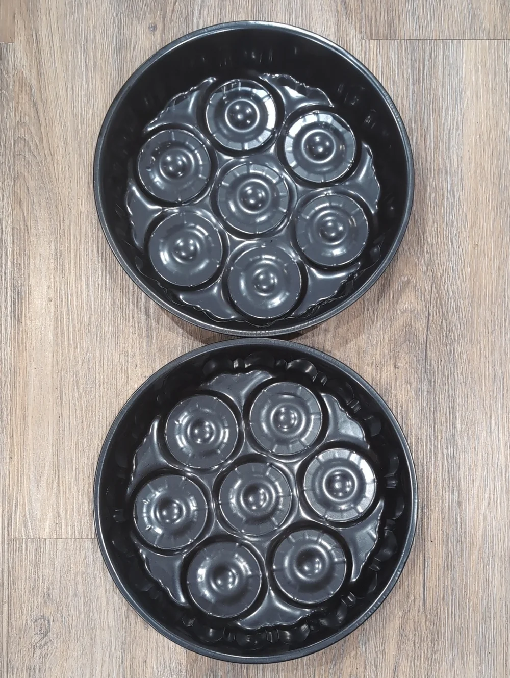 Two (2) Non Stick Pineapple Upside Down Cake Pans